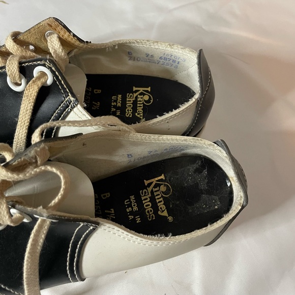 Vintage Kinney shoes - Picture 2 of 3